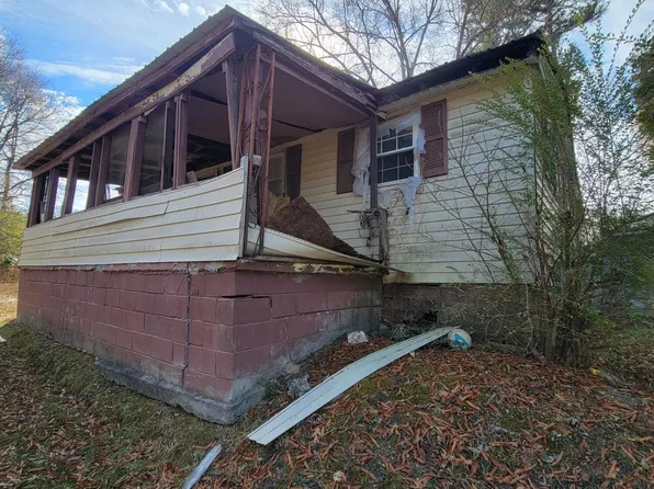 56 Lucy Dr, Chickamauga, GA 30707