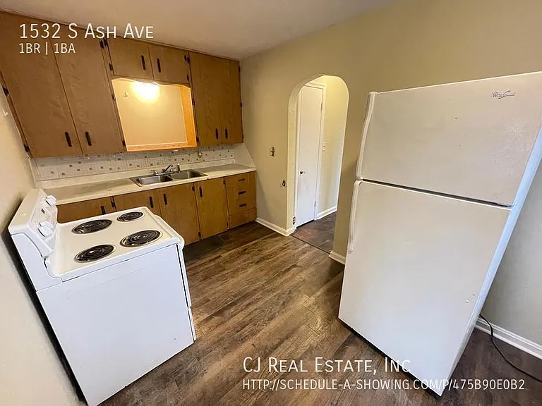 1532 S Ash Ave — Photo 2