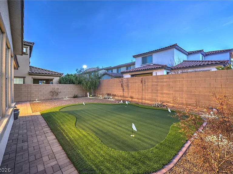 3213 Molinos Dr — Photo 57