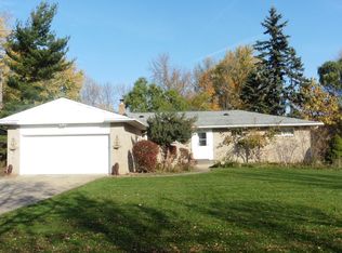 24365 Sittingbourne Ln, Beachwood, OH