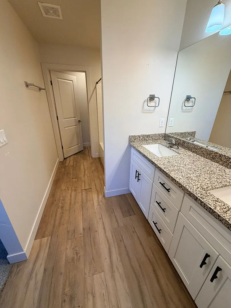 4 Bedroom! Townhome In Bellemont! $2,900 - — Photo 4