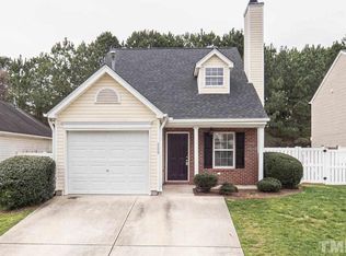 225 Adefield Ln, Holly Springs, NC 27540