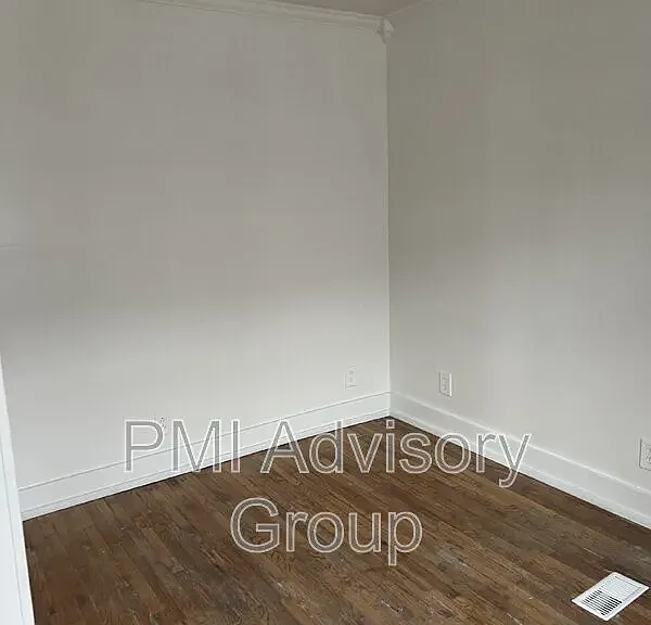 1909 SW Clay St — Photo 13