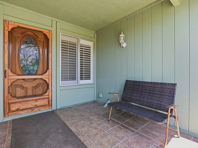 1712 Greentree Rd — Photo 2