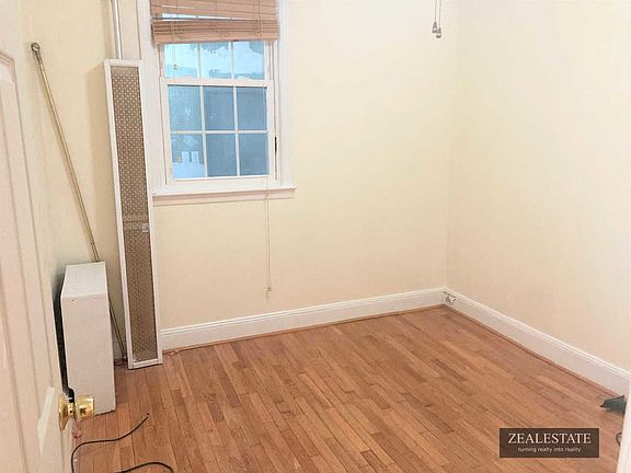 5th image of 8824 Glenwood Rd Floor 1