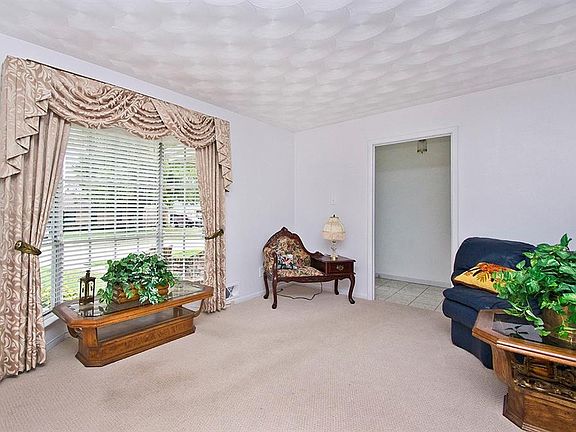 2nd image of 1513 Meandering Way