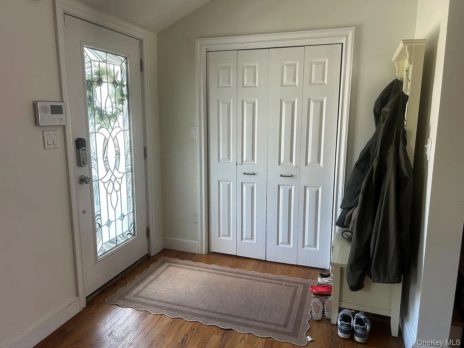 4 bed, 3.5 bath, 2438 sqft, $6,200 — Photo 2