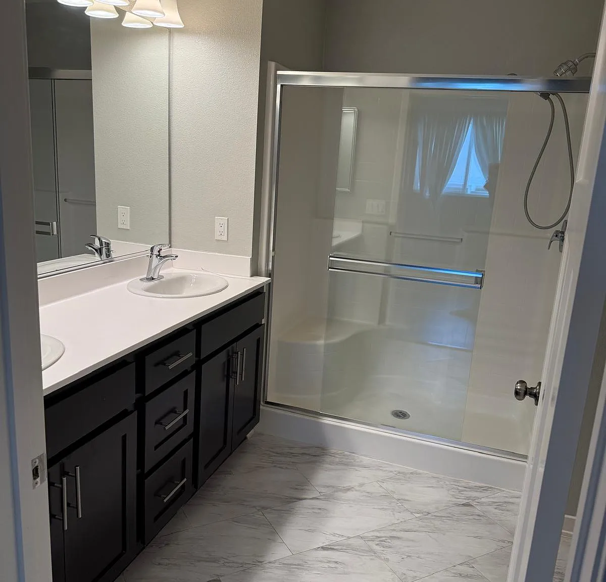 4 bed, 3.5 bath, 1780 sqft, $4,999 — Photo 1