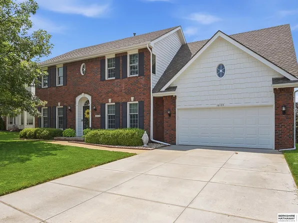 16135 Dewey Ave, Omaha, NE 68118