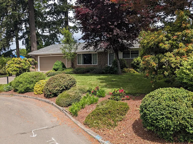 12925 NW Westlawn Ter — Photo 3