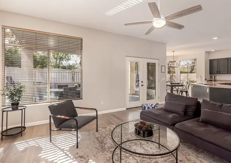 3141 W Laredo St — Photo 29