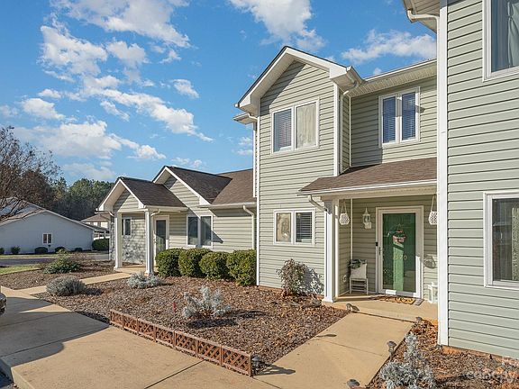 3rd image of 3370 White Oak Ct #E2