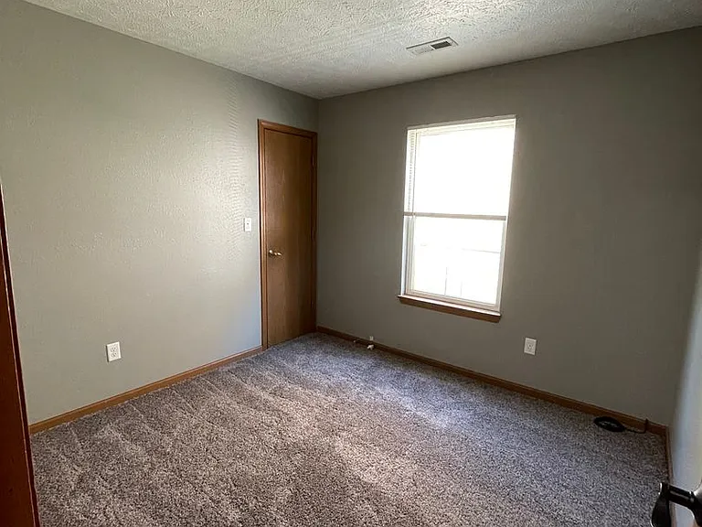 2010 Bridgewater Ct.--ROLLEY — Photo 10