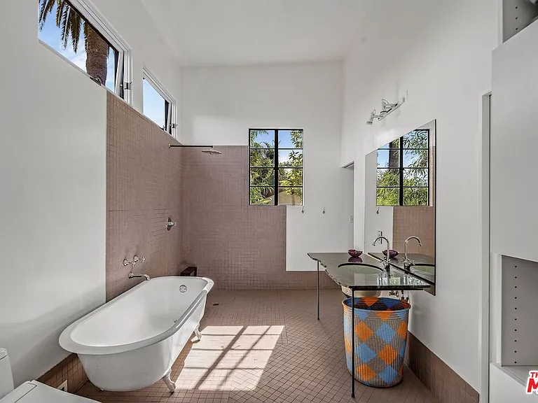 2311 Louella Ave — Photo 32