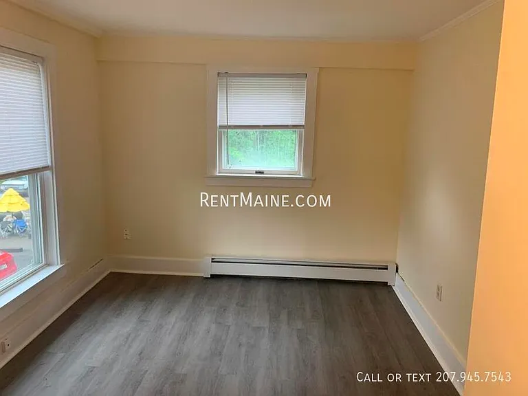 558 S Main St — Photo 16