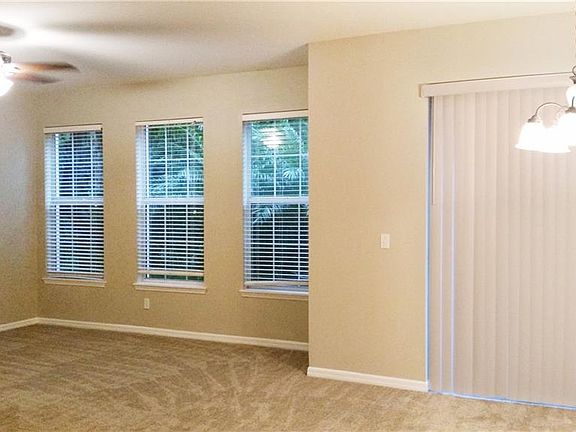 4th image of 724 Ashentree Dr