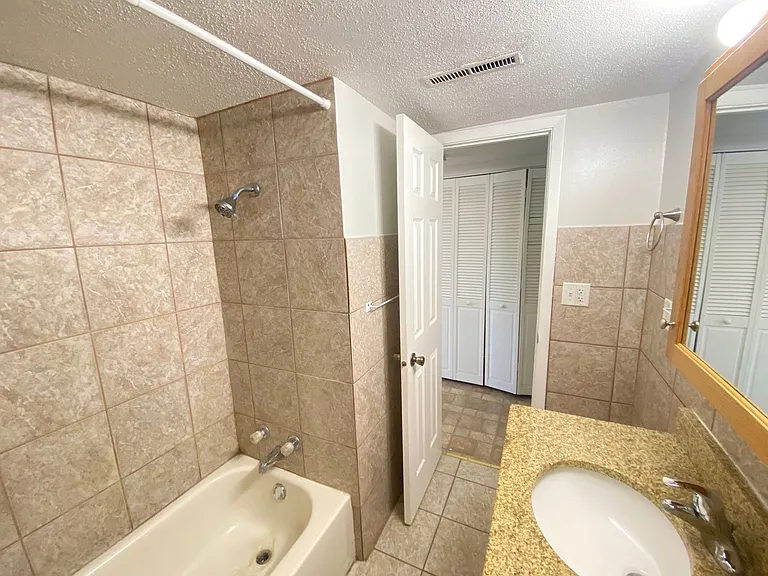 1115-1120 Doreen Ct — Photo 39