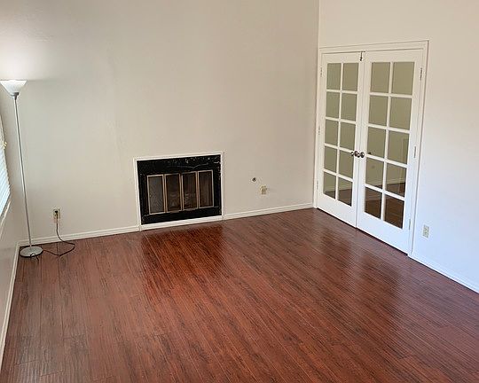 4th image of 2569 Highgate Ct