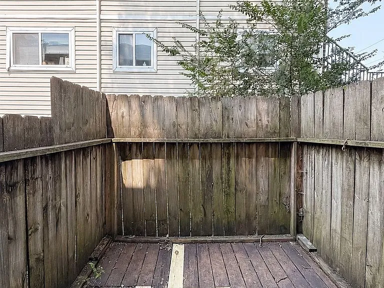 2827 Dayton Blvd #1 — Photo 17