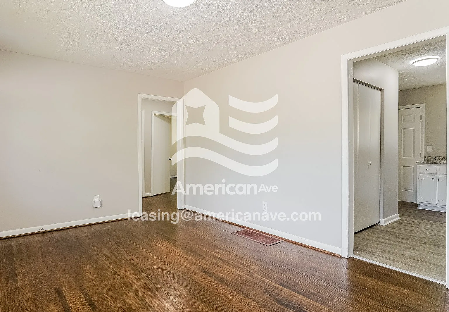 3 bed, 1.0 bath, 850 sqft, $970 — Photo 4