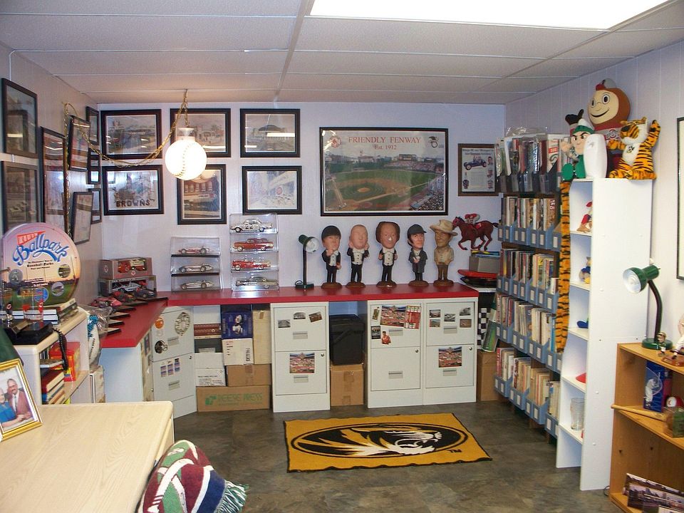 part of "L" shaped finished basement