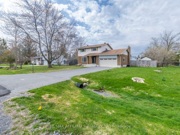 5582 Van Vliet Rd, Ottawa, ON K4M 1J4