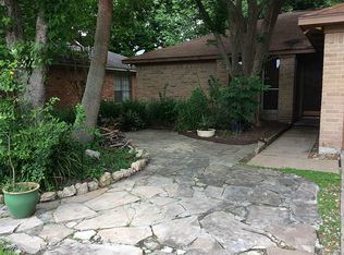 415 Village Creek Dr, Webster, TX 77598