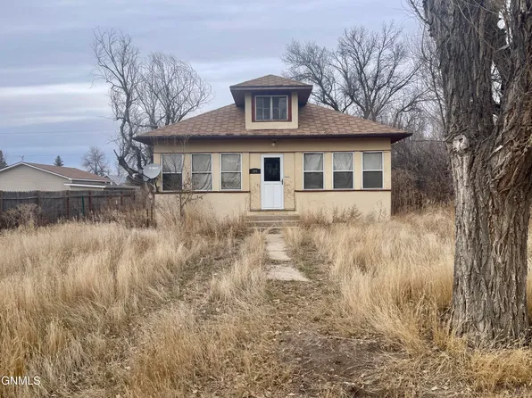 305 2nd St S, Froid, MT 59226