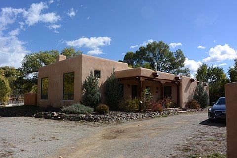 1st image of 421 Martinez Ln