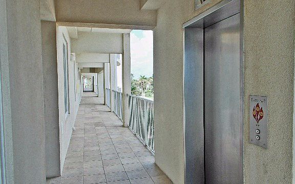 4th image of 5909 Padre Blvd