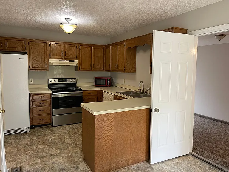 1812 Barnwell Ct — Photo 8