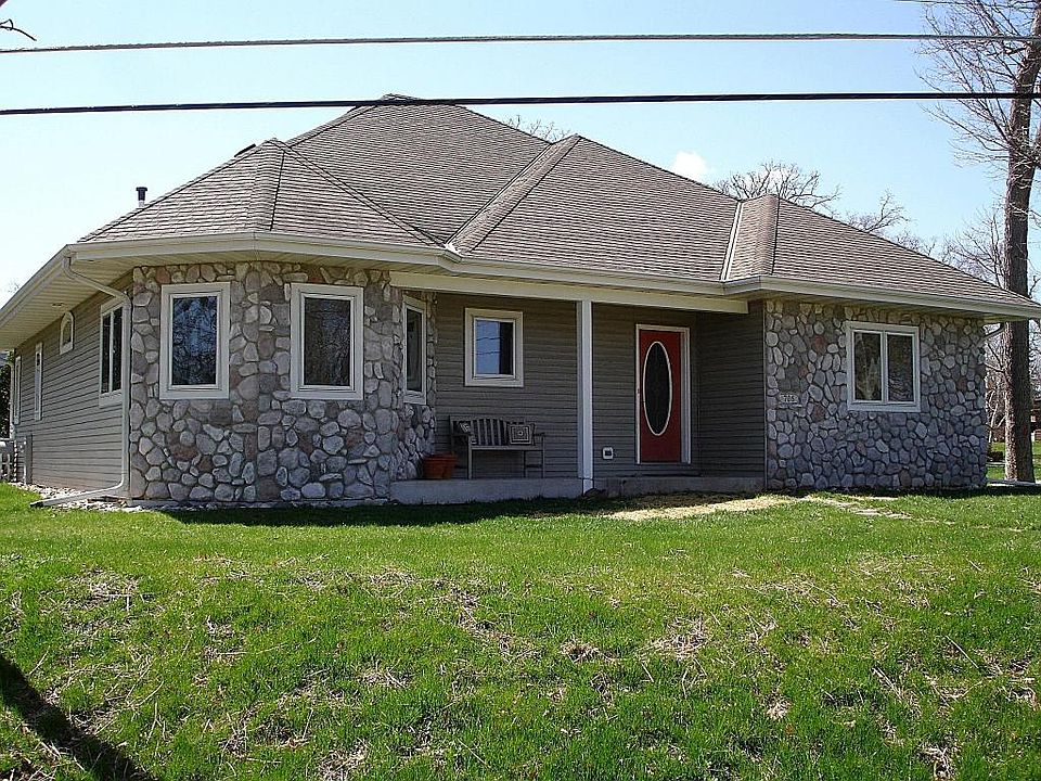 1st image of 706 N University Dr