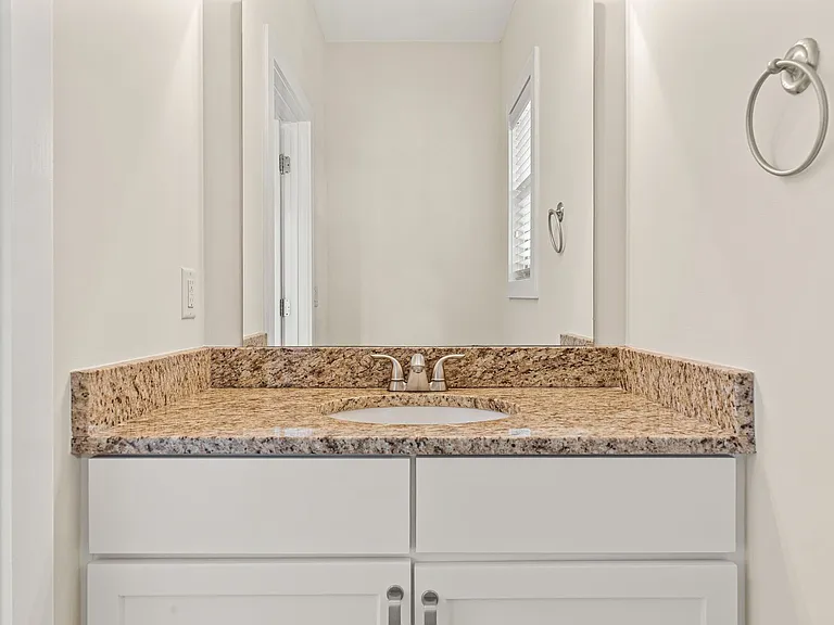 8 Thurland Ave — Photo 16