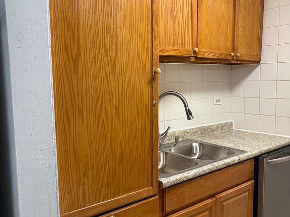 3rd image of 1075 Knoll Ln APT 102