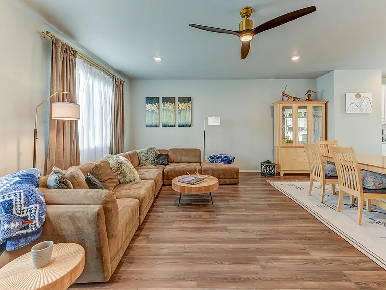 12214 W 57th Ln — Photo 4