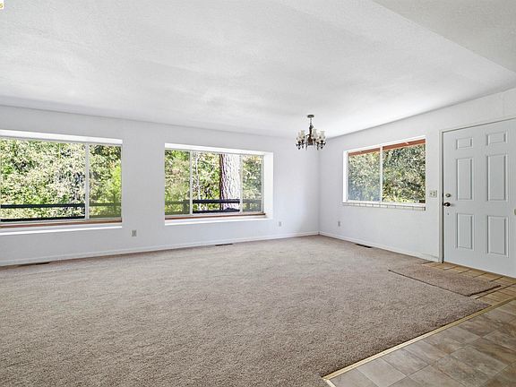 4th image of 21919 Fallview Dr