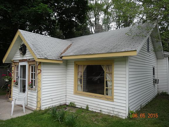 2nd image of 131 34th St SE