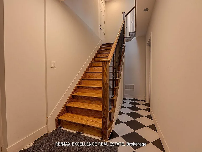 301 Somme St — Photo 29