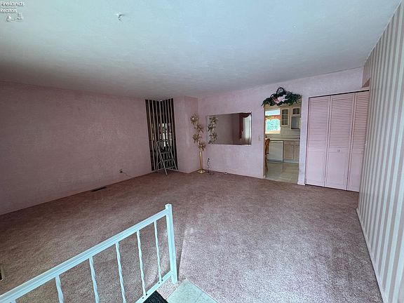 2nd image of 3007 N Bayview Ln