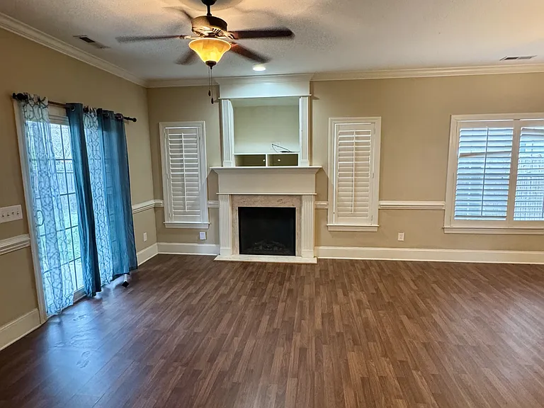 1629 Brook Hollow Dr #A — Photo 30