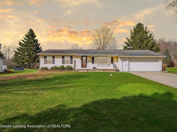 811 E Webb Dr, Dewitt, MI 48820