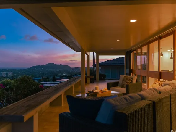 1454 Ehupua St, Honolulu, HI 96821