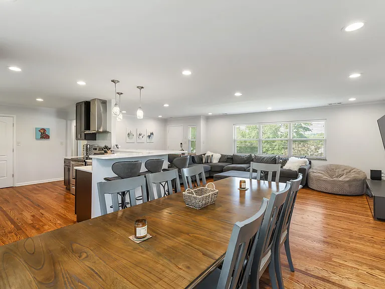 217 Buckingham Dr — Photo 13