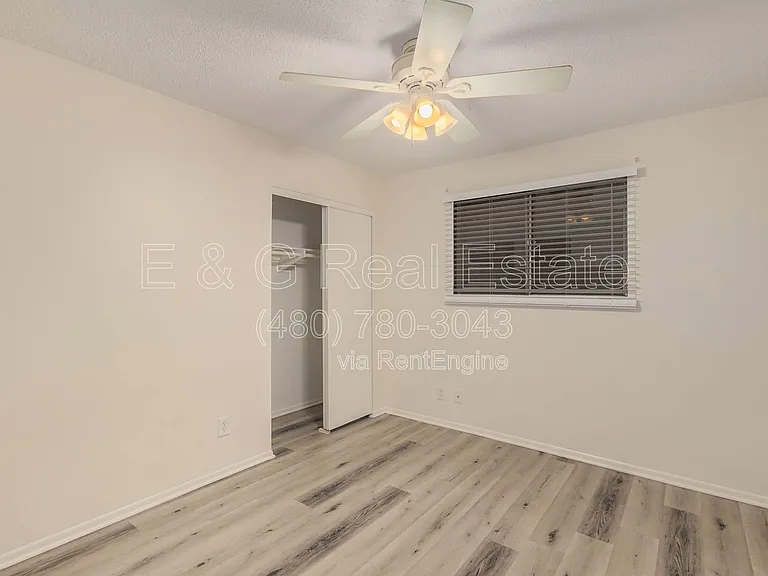 1136 W 12th St — Photo 26