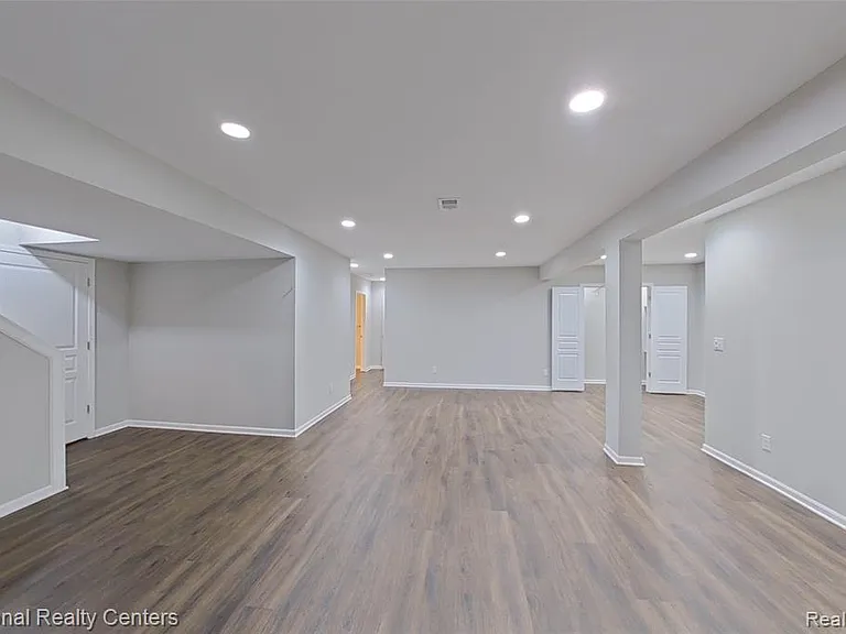 58180 Jonagold Ln — Photo 48