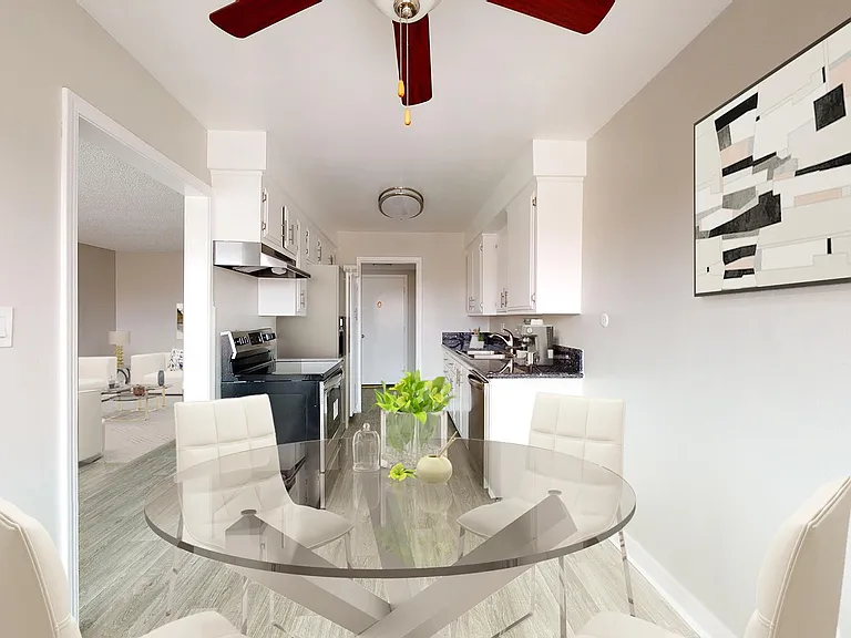 Beach Hill Apartments — Photo 3