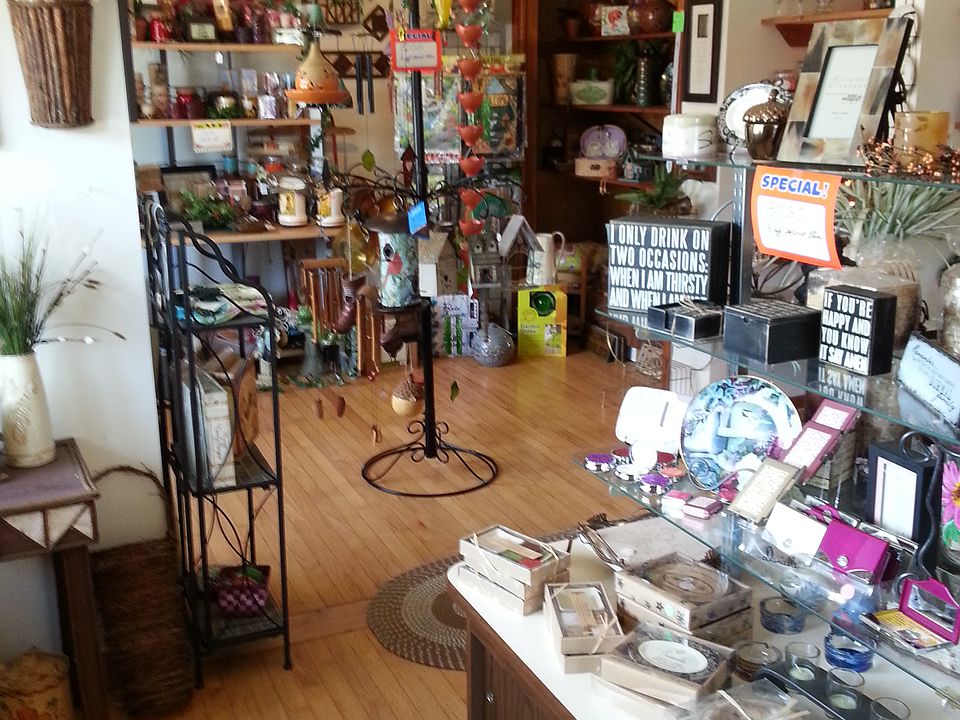 2nd image of 534 W Main St