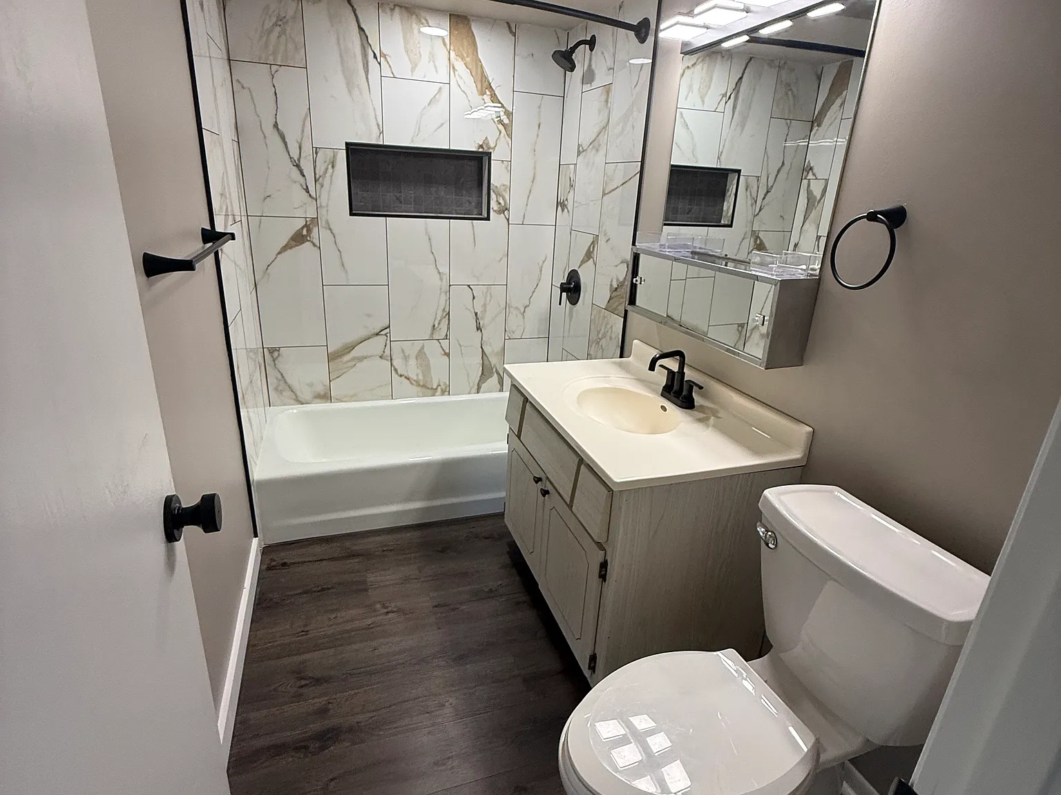 2 bed, 950 sqft, $1,250 — Photo 2