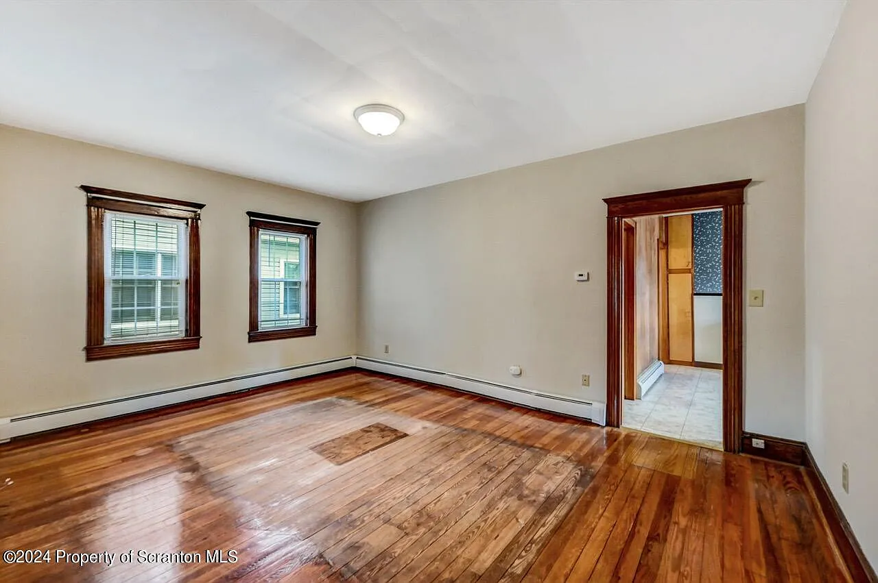 2 bed, 1.0 bath, 800 sqft, $1,000 — Photo 3