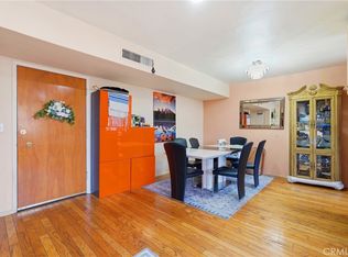5429 Newcastle Ave APT 303, Encino, CA 91316